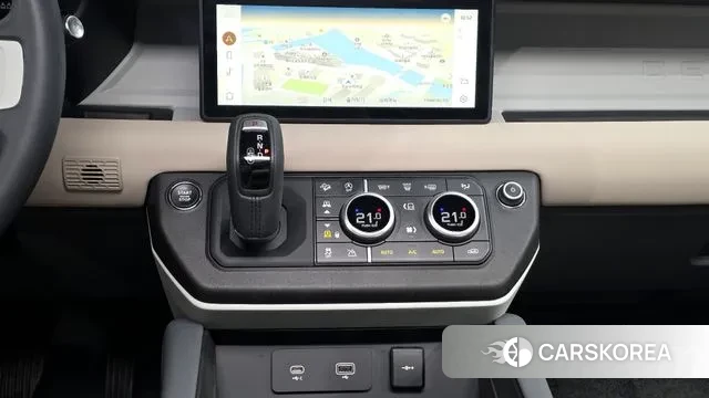 Land Rover Defender (L663) 2023 Белый из Кореи, фото 5