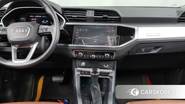 Audi Q3 (F3) 2020 Белый из Кореи, фото 5