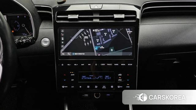 Hyundai Tucson (NX4) 2022 Серебристо-серый из Кореи, фото 5