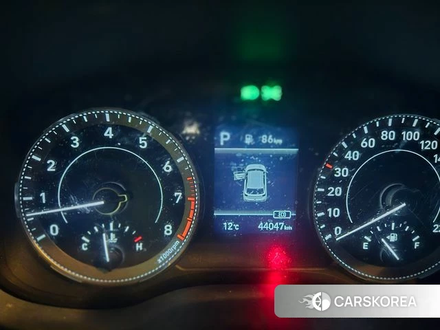 Hyundai Venue 2022 Красный из Кореи, фото 5