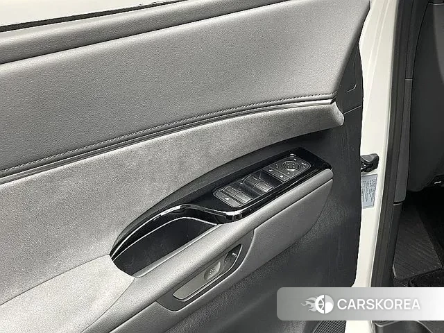 Lexus LM Second Generation 2025 Белый из Кореи, фото 5