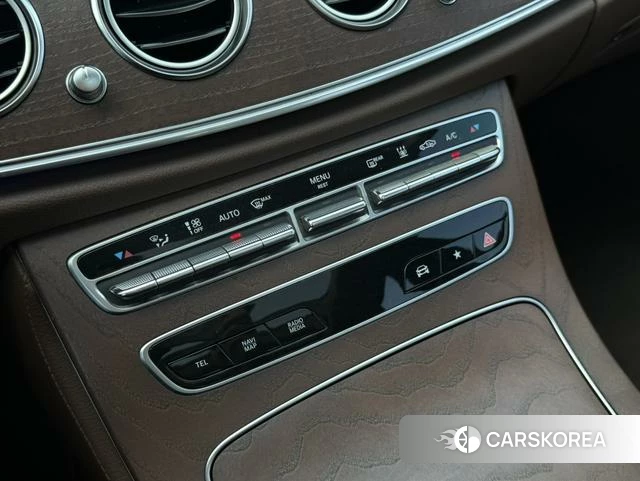 Mercedes-Benz E-class PHEV 2023 Черный из Китая, фото 5