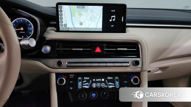 Genesis The New G70 2023 Песочный из Кореи, фото 5