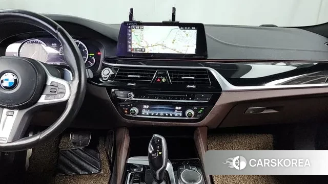 BMW 5 Series (G30) 2018 Белый из Кореи, фото 5