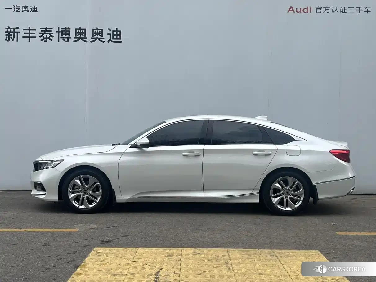 Honda Accord 2021 Белый из Китая, фото 5