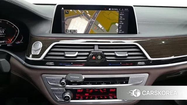 BMW 7 Series (G11) 2021 Черный из Кореи, фото 5