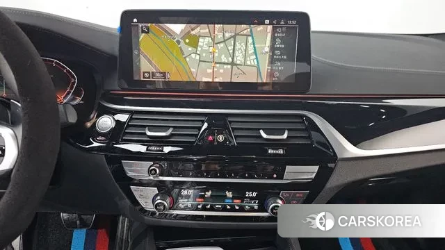 BMW 5 Series (G30) 2022 Белый из Кореи, фото 5