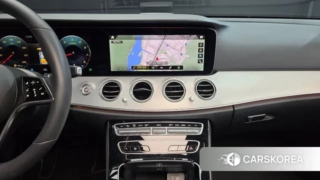 Mercedes-Benz E-Class W213 2021 Серебряный из Кореи, фото 5