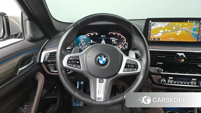 BMW 5 Series (G30) 2020 Серебристо-серый из Кореи, фото 5