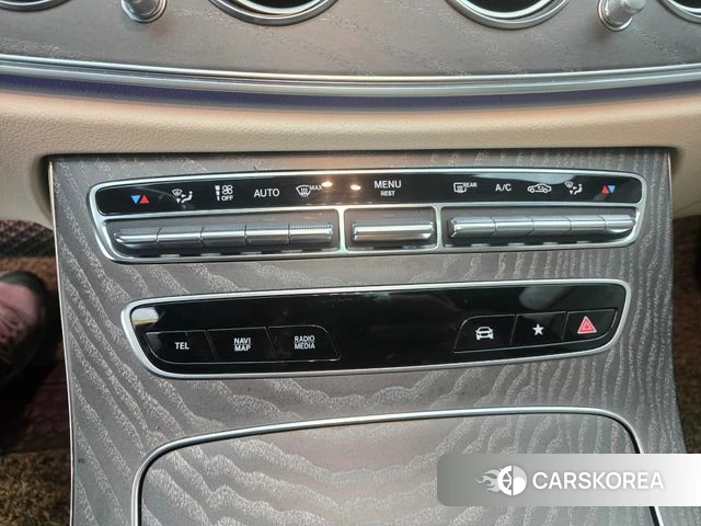 Mercedes-Benz E-Class W213 2022 Белый из Кореи, фото 5