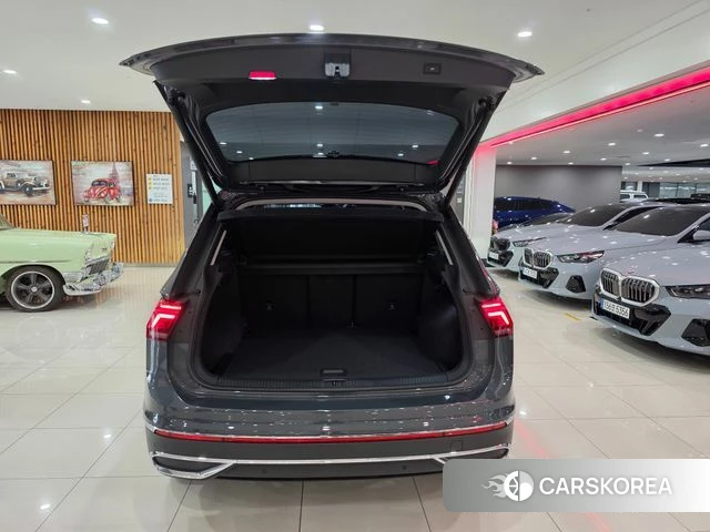 Volkswagen Tiguan second Generation 2022 Серый из Кореи, фото 5