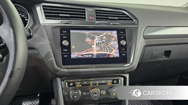 Volkswagen Tiguan second Generation 2020 Белый из Кореи, фото 5