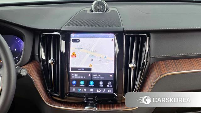 Volvo XC60 second Generation 2023 Белый из Кореи, фото 5