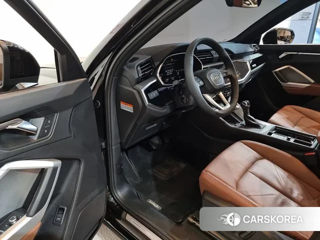 Audi Q3 (F3) 2025 Черный из Кореи, фото 5