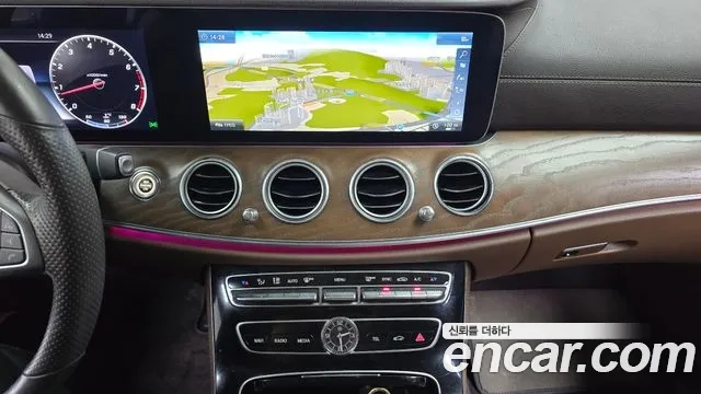 Mercedes-Benz E-Class W213 2018 Белый из Кореи, фото 5