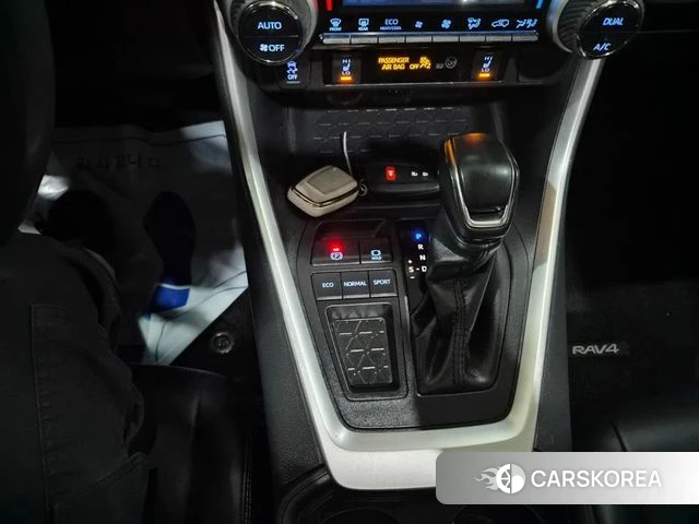 Toyota RAV4 5th Generation 2019 Серый из Кореи, фото 5