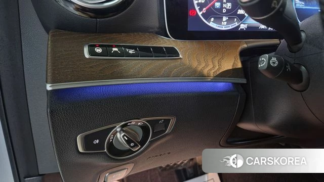 Mercedes-Benz E-Class W213 2020 Серебряный из Кореи, фото 5