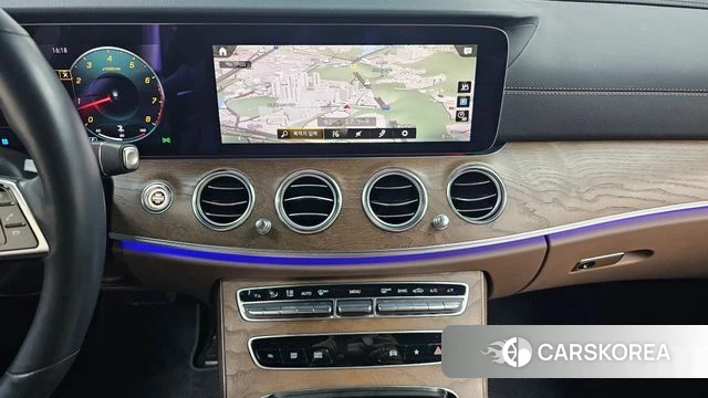 Mercedes-Benz E-Class W213 2021 Белый из Кореи, фото 5
