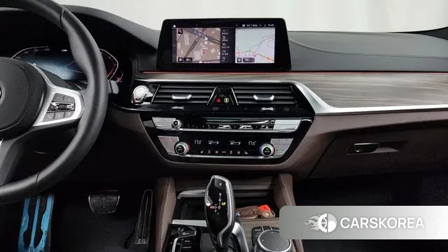 BMW 5 Series (G30) 2020 Белый из Кореи, фото 5