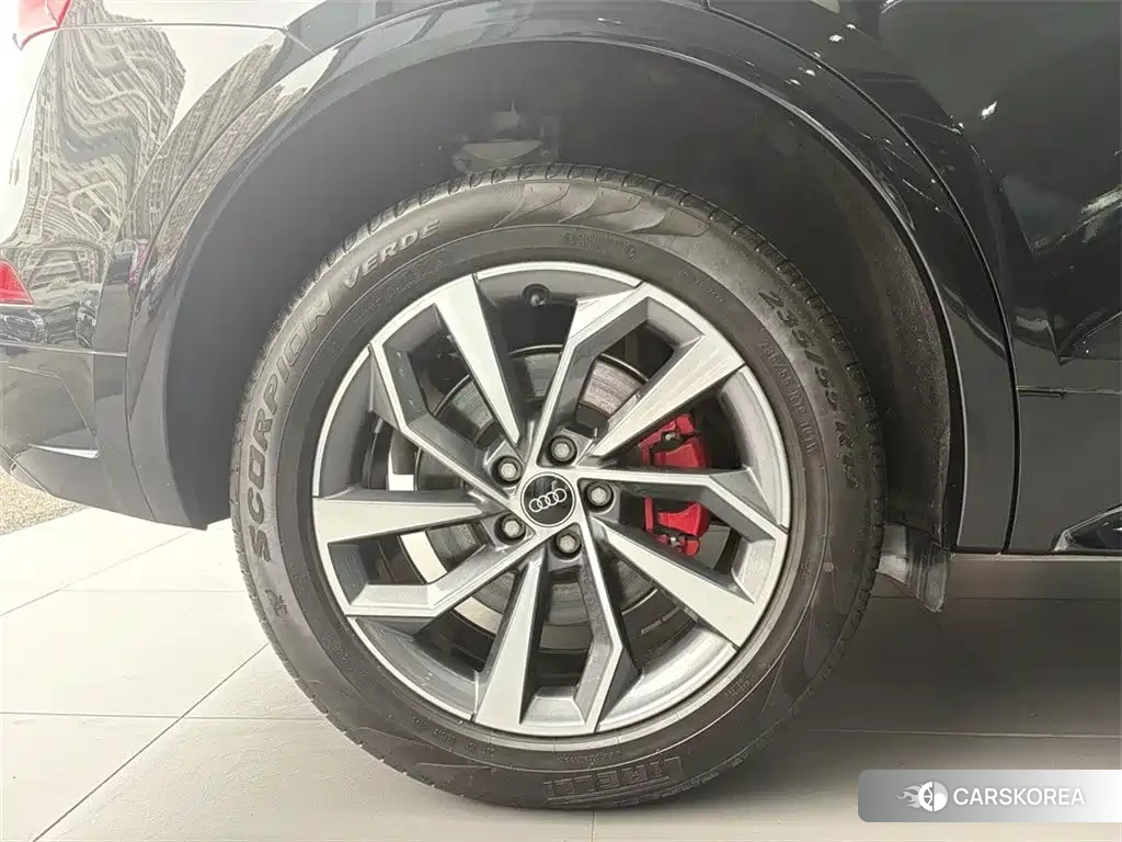 Audi Q5L 2025 Черный из Китая, фото 5