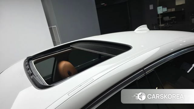 BMW 5 Series (G30) 2019 Белый из Кореи, фото 5