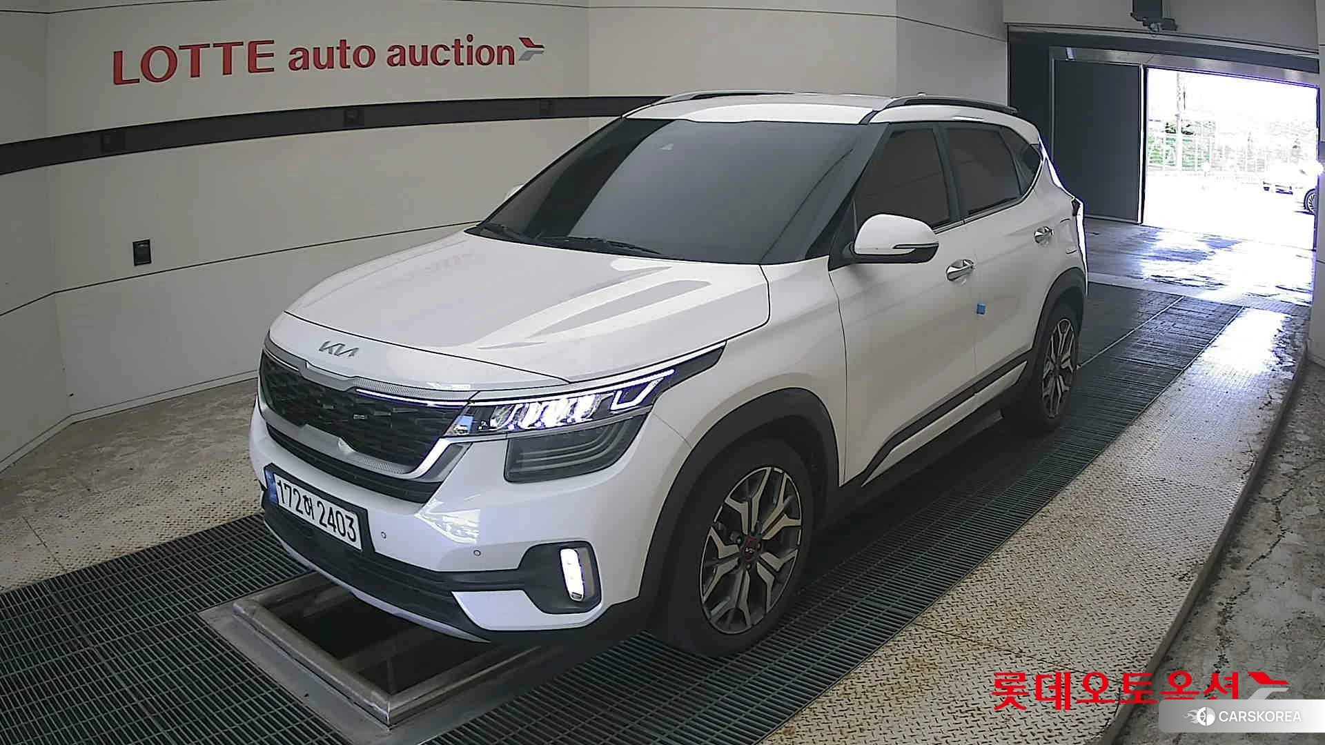 Kia Seltos 2023 Snow White Pearl из Кореи, фото 5