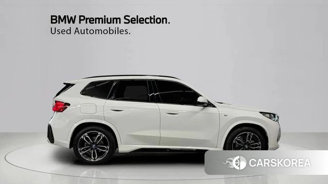 BMW iX1 (U11) 2023 Белый из Кореи, фото 5