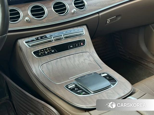 Mercedes-Benz E-class 2023 Черный из Китая, фото 5