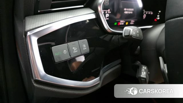 Audi Q3 (F3) 2025 Белый из Кореи, фото 5