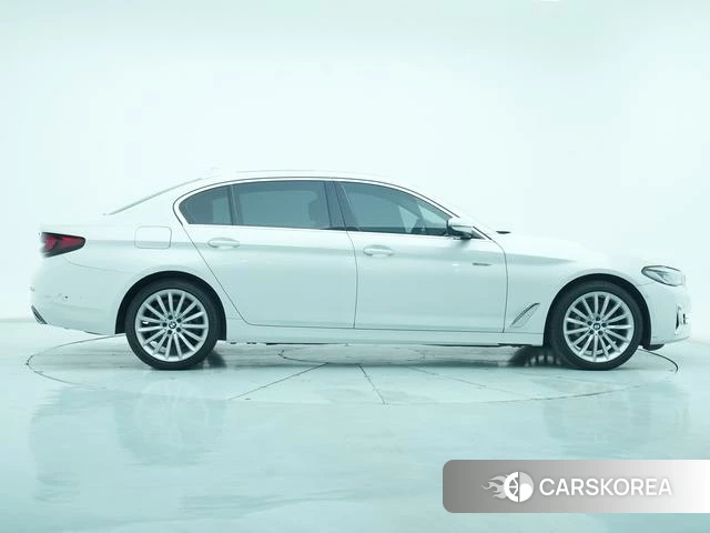 BMW 5 series 2021 Белый из Китая, фото 5