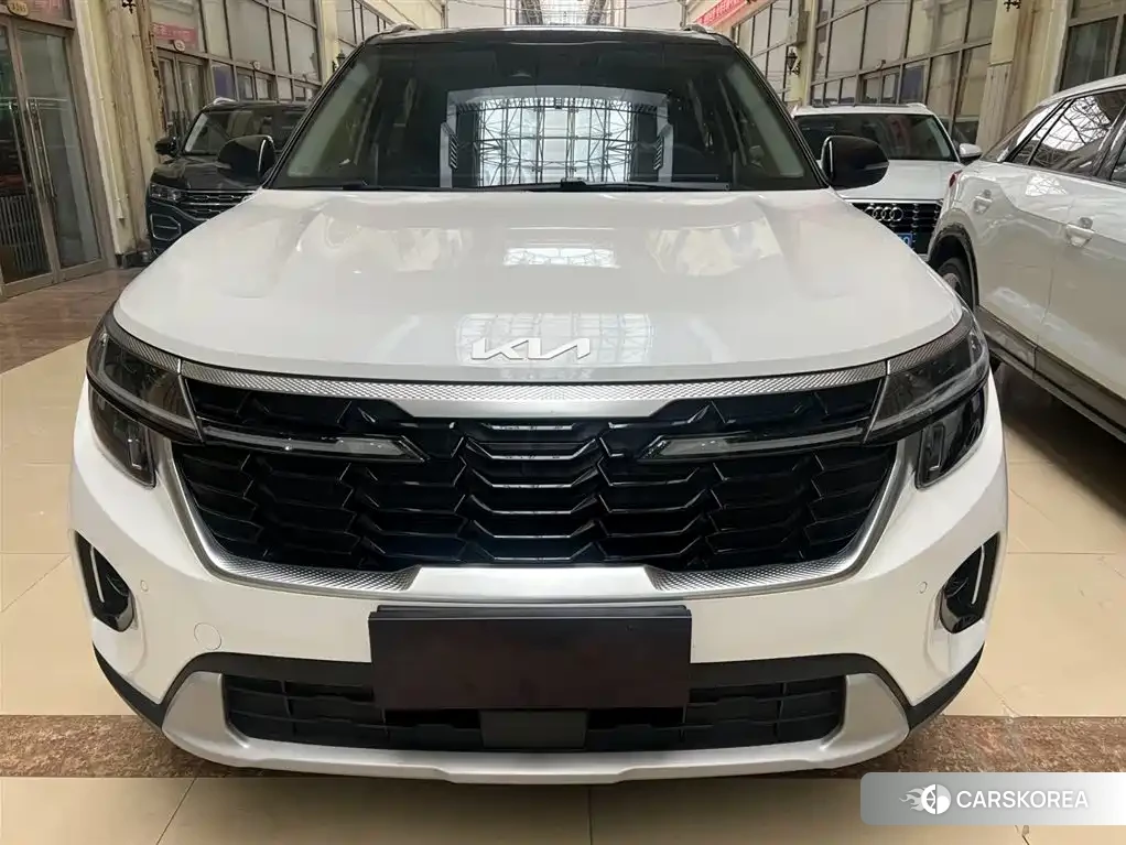 Kia Seltos 2023 Белый из Китая, фото 5