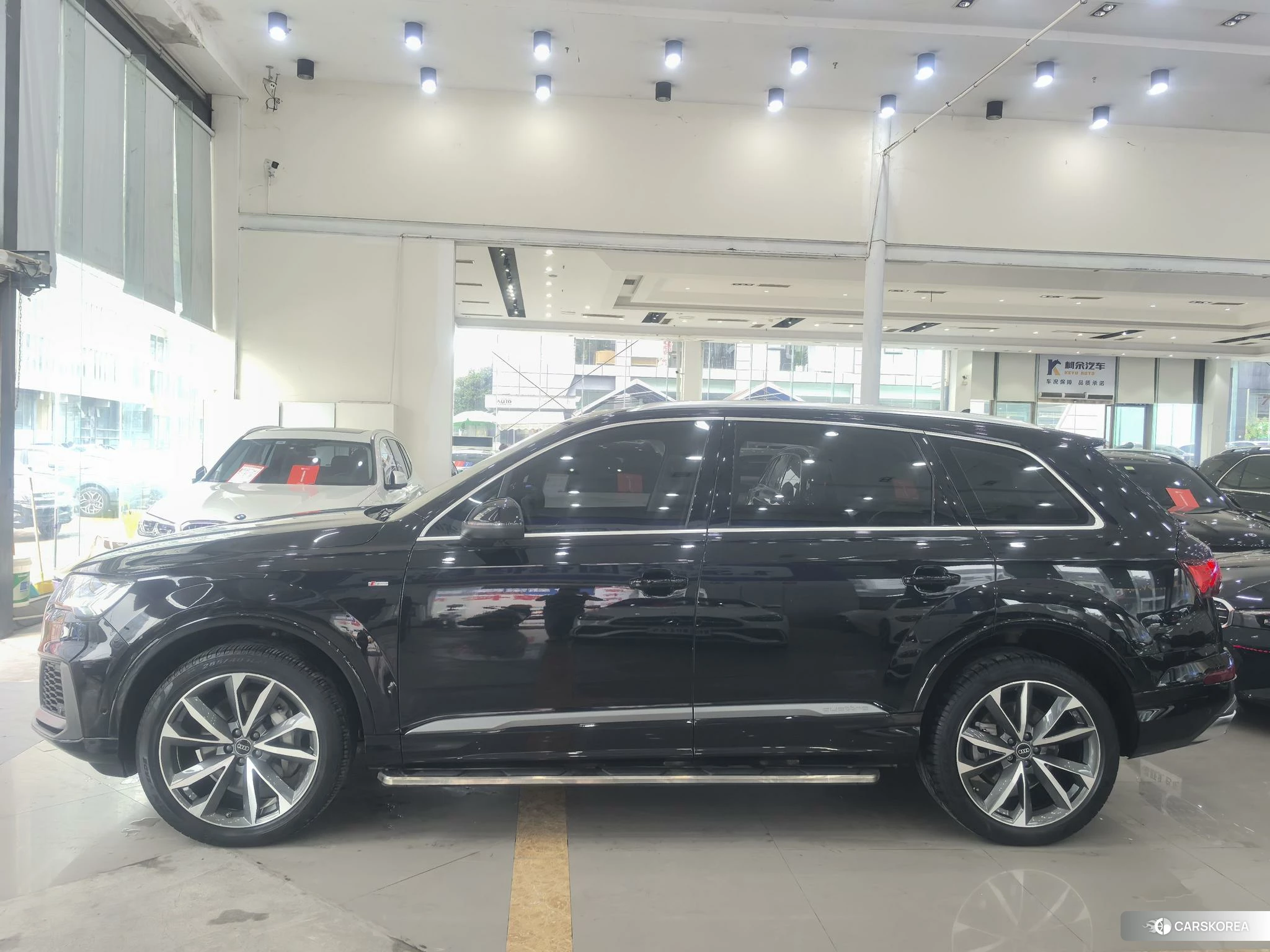 Audi Q7 2020 Черный из Китая, фото 5