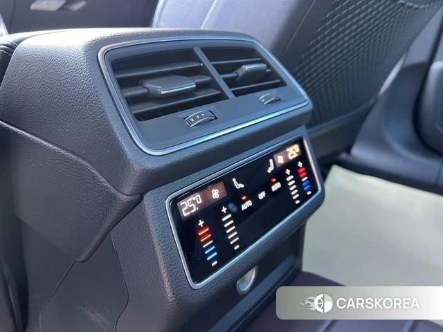Audi A6L 2022 Черный из Китая, фото 5