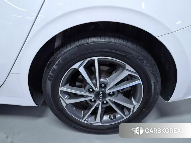 Kia The New K3 2nd generation 2024 Белый из Кореи, фото 5