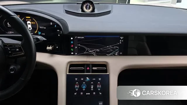 Porsche Taycan 2021 Жемчужный цвет из Кореи, фото 5