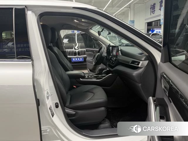 Toyota Highlander 2024 Белый из Китая, фото 5