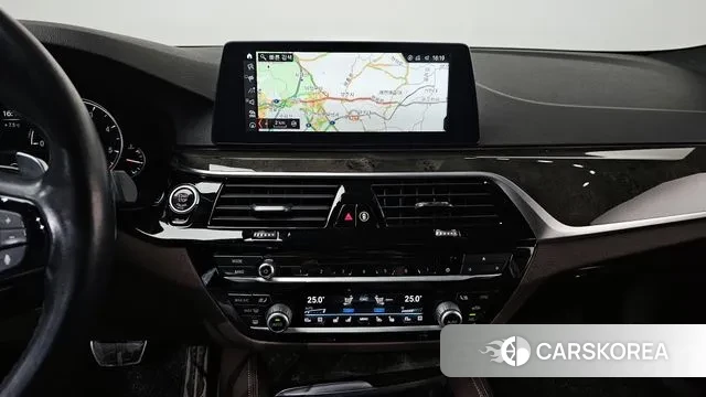 BMW 5 Series (G30) 2018 Черный из Кореи, фото 5