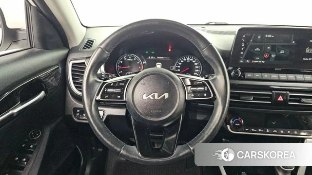Kia Seltos 2022 Белый из Кореи, фото 5