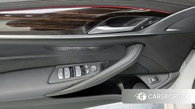 BMW 5 Series (G30) 2022 Белый из Кореи, фото 5