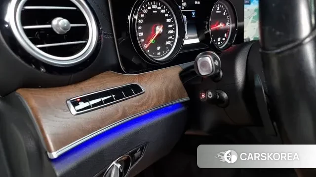 Mercedes-Benz E-Class W213 2019 Белый из Кореи, фото 5