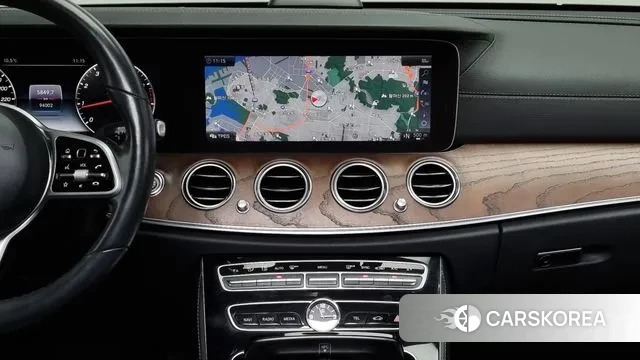 Mercedes-Benz E-Class W213 2018 Серый из Кореи, фото 5