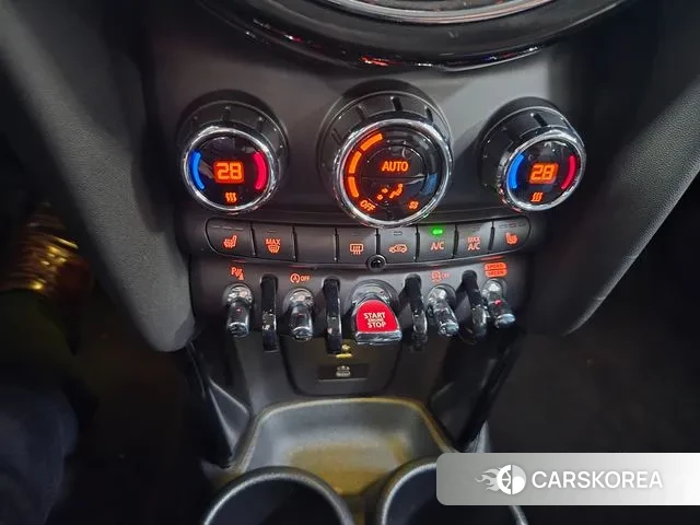 Mini Cooper 2024 Серебряный из Кореи, фото 5