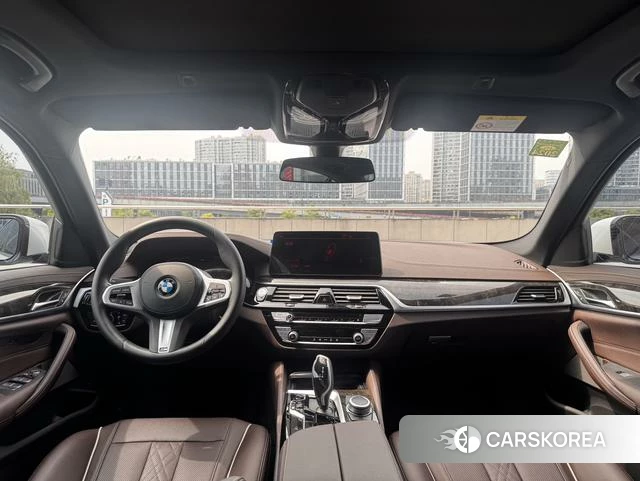 BMW 5 series 2022 Белый из Китая, фото 5