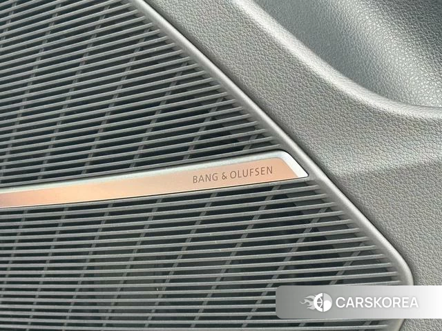 Audi Q8 2021 Черный из Китая, фото 5