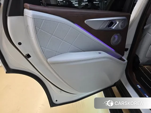 BMW XM (G09) 2023 Белый из Кореи, фото 5