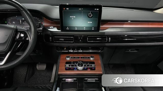 Lincoln Aviator 2nd generation 2021 Песочный из Кореи, фото 5