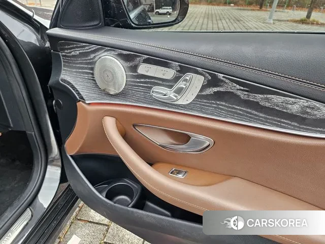 Mercedes-Benz E-Class W213 2022 Серый из Кореи, фото 5