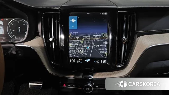Volvo XC60 second Generation 2018 Белый из Кореи, фото 5