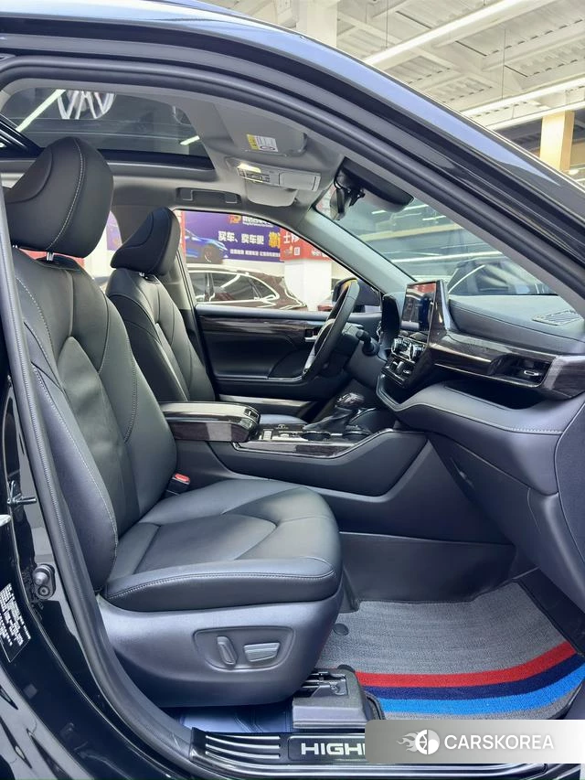 Toyota Highlander 2024 Черный из Китая, фото 5