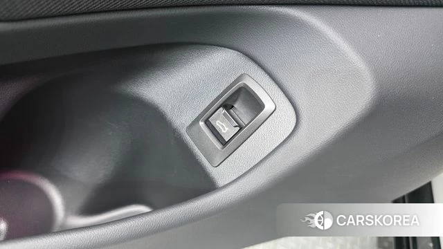 BMW 5 Series (G60) 2025 Белый из Кореи, фото 5